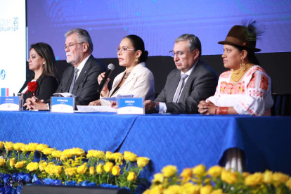 Los consejeros electorales prefirieron no pronunciarse sobre la pugna en el Contencioso Electoral.