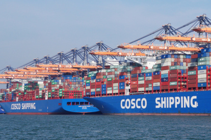 Cosco es una compañía estatal del gobierno de la República Popular China, propietaria de 1413 buques