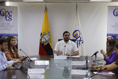 Hans Ehmig como Superintendente de Competencia Económica.