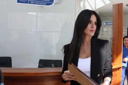 La asesora presidencial y precandidata a la Asamblea, Diana Jácome, asistió al TCE.