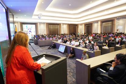 Escena. La campaña social recaudó más de 54.000 latas de alimentos.