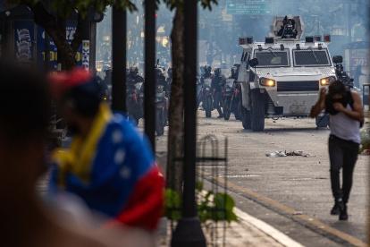 Caracas. Manifestantes en el enfrentamientos entre opositores y miembros de la Guardia Nacional Bolivariana.