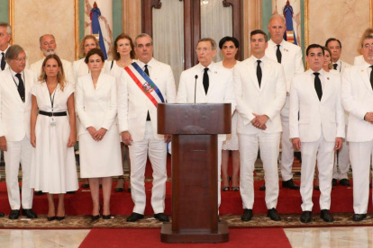 Postura. Los diplomáticos de diferentes naciones se vistieron de blanco para realizar el pronunicamiento sobre Venezuela.