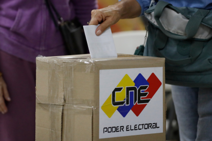 La OEA resuelve que Venezuela debe entregar las actas electorales.