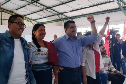 La candidata vicepresidencial espera recibir apoyo en las urnas para su binomio, conformado con Jorge Escala, aunque está pendiente si Unidad Popular entra en alianza con otras organizaciones, que podría cambiar a estas figuras.