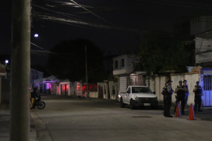 Balean a una persona en Urdesa.