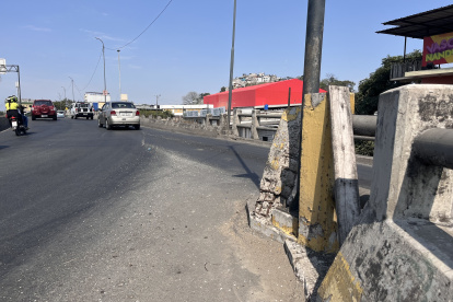 Soporte. Los elementos verticales deben ser revisados, analizados y reemplazados. Muchos ya cumplieron su función; ahora representan un peligro.