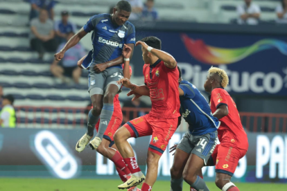 Emelec pierde el encuentro ante El Nacional.