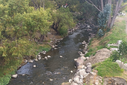Cuenca ajusta 39 días sin lluvias y el río Yanuncay mantiene su caudal en nivel bajo.