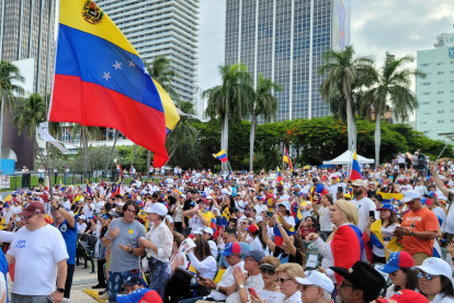 Miami (Estados Unidos). Ciudadanos venezolanos en un acto para reclamar el “fraude”.