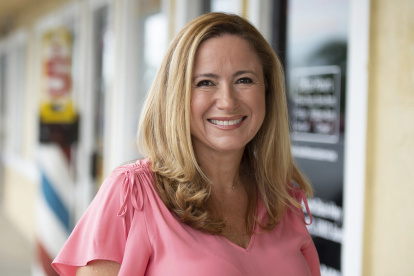 Fotografía cedida por la campaña Debbie for Florida de la demócrata Debbie Mucarsel-Powell, quien fue la primera suramericana en llegar al Congreso de Estados Unidos.