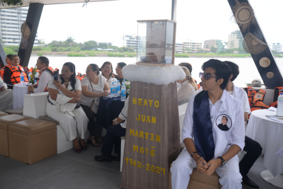 Escena. La embarcación salió desde el Río Guayas con las reliquias.