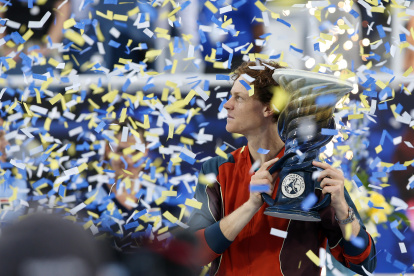 Sinner se quedó con el título de Cincinnati tras vencer a Tafoe Sinner por 7-6(4) y 6-2 en una hora y 36 minutos.