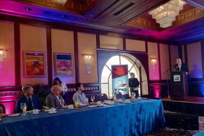 Conversatorio. Luisenrique Navas, director de TPG, en un diálogo con la prensa en el Banker, en Guayaquil.