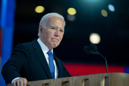 El presidente de los Estados Unidos, Joe Biden, pronuncia un discurso en la Convención Nacional Demócrata de 2024 en Chicago, Illinois, EE. UU., el 19 de agosto de 2024.
