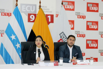 Ana María Ayala, directora ejecutiva del ECU911; y el gobernador del Guayas, Vicente Auad.
