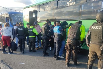 Durante el operativo realizado entre personal del  Cuerpo de Agentes de Control Metropolitano y Policía se encontraron novedades