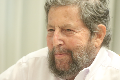 Johnny Czarninski nació el 1 de octubre de 1947.