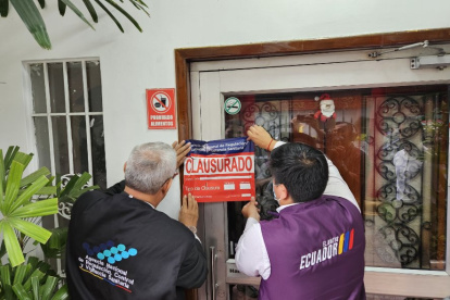 Las autoridades realizaron la clausura del restaurante