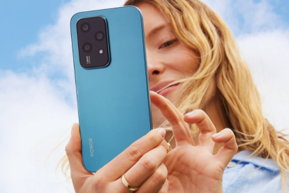 Equipado con una robusta batería de 4,500mAh, el HONOR 200 Lite proporciona un uso duradero sin necesidad de cargar frecuentemente, ofreciendo una experiencia de usuario ininterrumpida.