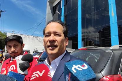 Acudirá al CNE a aceptar su precandidatura presidencial la próxima semana.