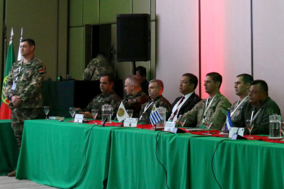 Integrantes de las fuerzas armadas de algunos países participan en la segunda Conferencia Especializada de los Ejércitos Americanos, este miércoles en Asunción (Paraguay).
