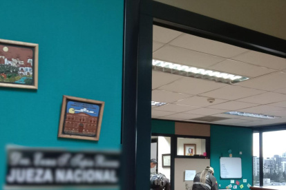 El pasado 16 de agosto las oficinas de las juezas Enma Tapia y Katerine Muñoz fueron allanadas.