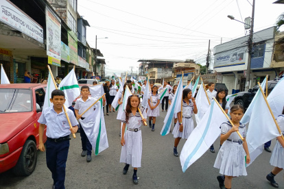 Hecho. Los menores desfilaron en las calles de San Cristobal