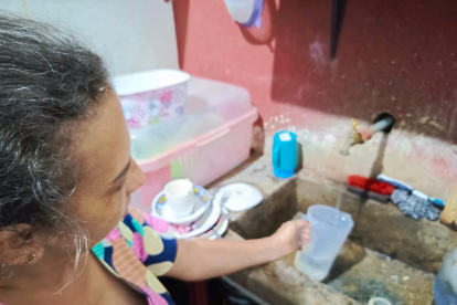 Quejas. El servicio de agua potable es deficiente en varias parroquias de Quevedo. Los ciudadanos lamentan los cortes reiterados que afectan sus actividades diarias.