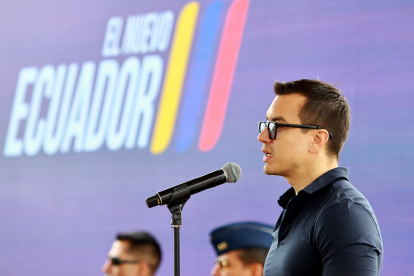 Daniel Noboa en la entrega de una obra en La Libertad.