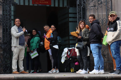 Los migrantes venezolanos en Ecuador podrán legalizar su situación con un nuevo proceso.