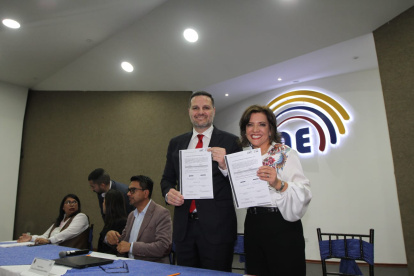 Eduardo Sánchez y Katya Caicedo son parte de las cinco organizaciones políticas que están en diálogos sobre la unidad de las izquierdas.