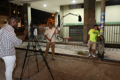 Filme. Cristhian Carrera es el escritor de esta cinta grabada en el Garay.