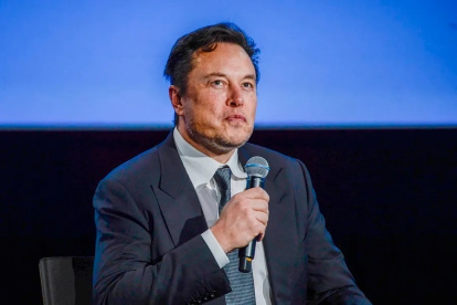 Elon Musk anunció a sus empleados la posibilidad de quedarse con acciones.