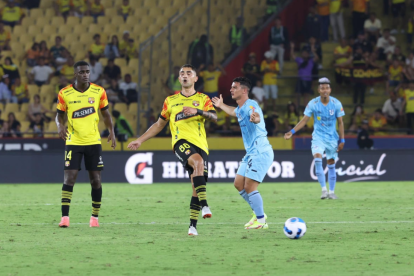 Barcelona gana el encuentro ante Universidad Católica