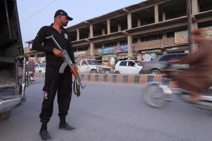 Un agente de seguridad en la conflictiva provincia de Baluchistán.