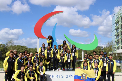 La delegación tricolor ya se encuentra en París para la inauguración de los Juegos Paralímpicos.
