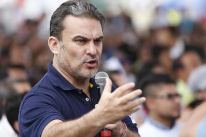 José Serrano declina su candidatura presidencial por graves amenazas contra su vida