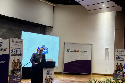 Humberto Plaza, ministro de Vivienda, en la presentación del bono.