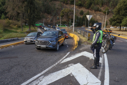 En Quito, según se dijo en la sesión, hay 12.000 vehículos retenidos. El 27 de agosto se realizó un control en el Edén del Valle.