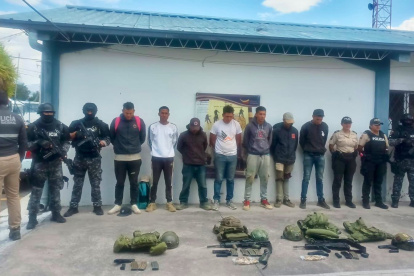 Caso. La Policía Nacional informó que se detuvo a 14 personas que transportaban material aurífero junto a cuatro militares.