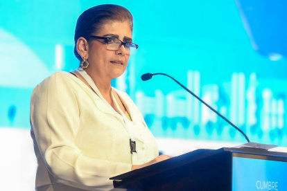 Mónica Palencia denunció a Alejandro Muñoz, secretario de la Asamblea Nacional, quien anunció que el Legislativo no acatará la resolución de un juez.