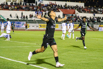 Miguel Parrales es el hombre del gol del momento.