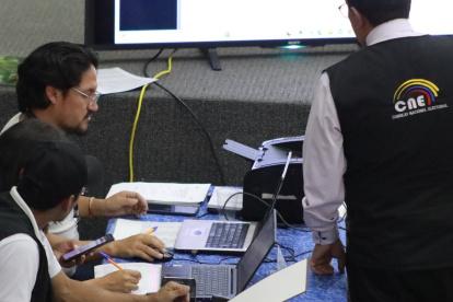 Imagen referencial. El Consejo Nacional Electoral (CNE) recepta las solicitudes para registrar alianzas de movimientos y partidos políticos.