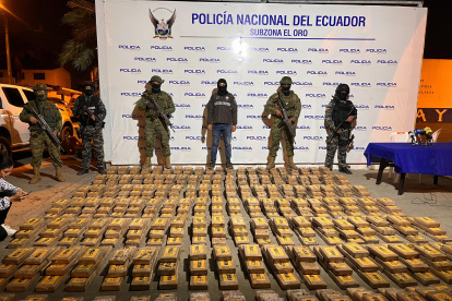 Evidencia.  En el cantón Pasaje, provincia El Oro se incautaron 847 paquetes de droga.