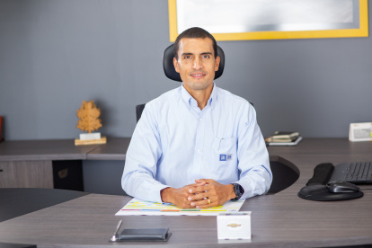 Desde su ingreso a GM en 1999, ha ocupado diversas posiciones de liderazgo en las áreas de Manufactura, Ingeniería de Producción, Calidad y Operaciones, en plantas de Ecuador, Colombia, Brasil.