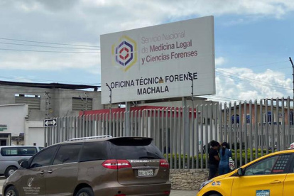 Los cuerpos permanecen en el Centro Forense de Machala sin ser identificados