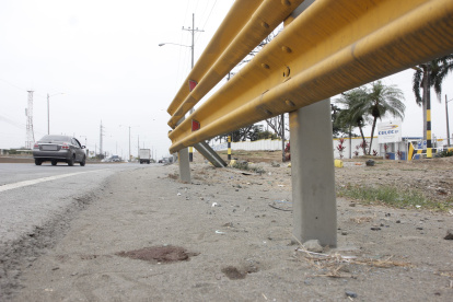 El sitio de la vía a Daule donde ocurrió el crimen.
