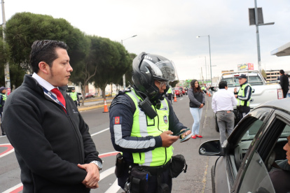 Quitumbe. En la vía del sur de la ciudad se realizó un operativo el jueves. Cinco conductores sobrepasaron el límite de 50 km/h establecido para las zonas urbanas.