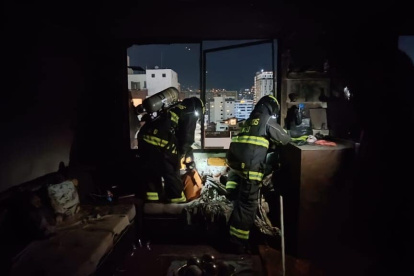 Los residentes del edificio fueron evacuados debido a la acumulación de humo.